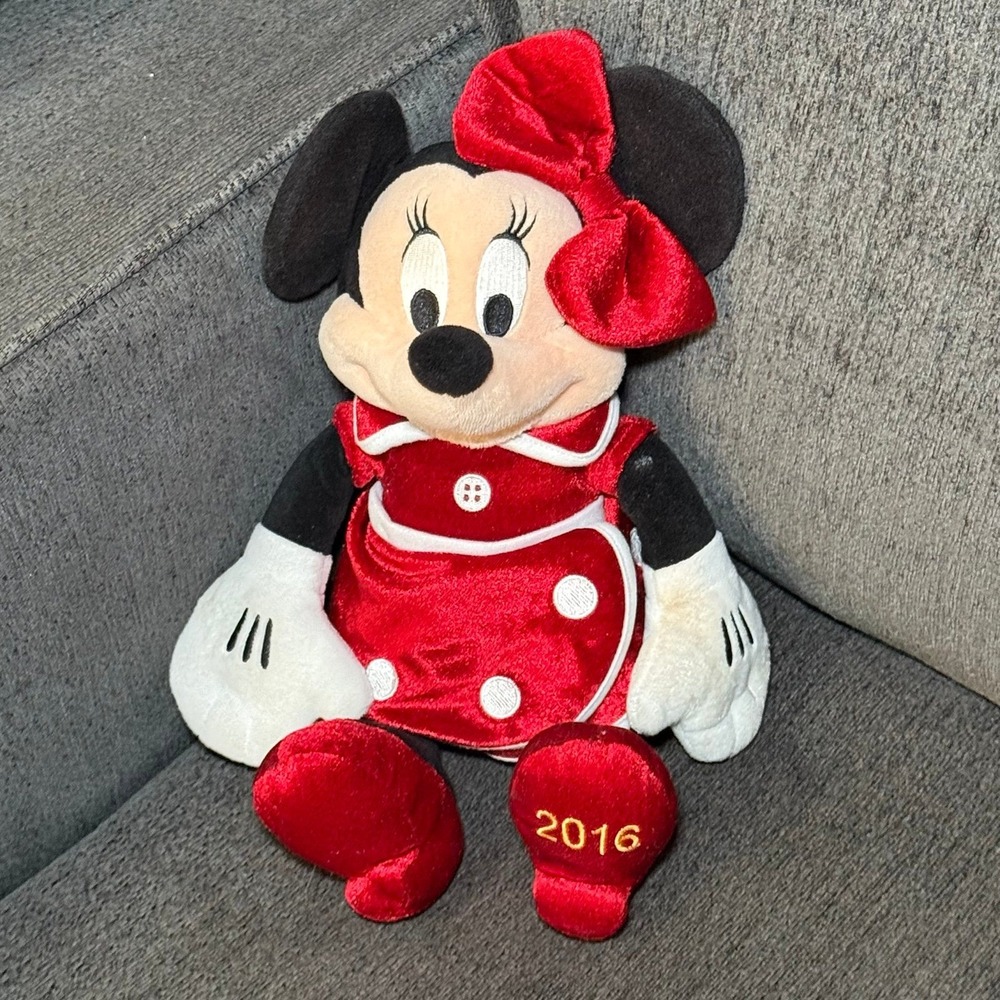 14 inch plush Minnie Mouse 2016